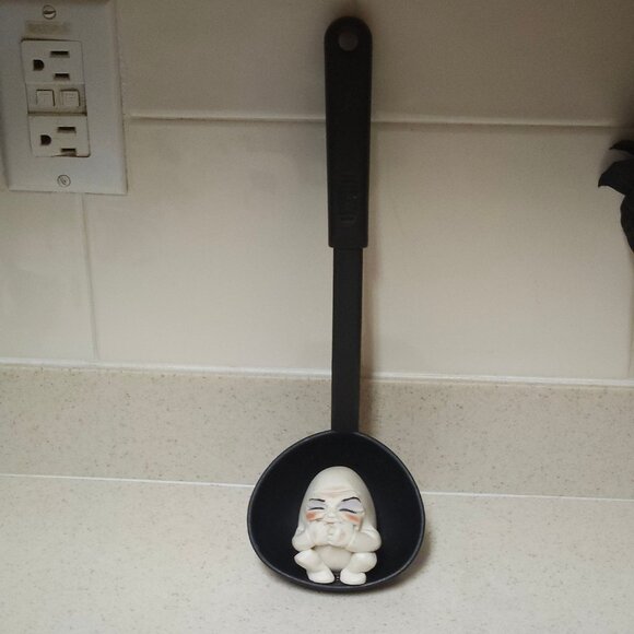 Humpty Dumpty Porcelain Figurine In Spoon Ladle - Egglet Allyson Nagel - Giggle - Picture 2 of 2